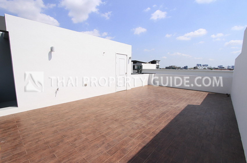 Townhouse in Lat Phrao 